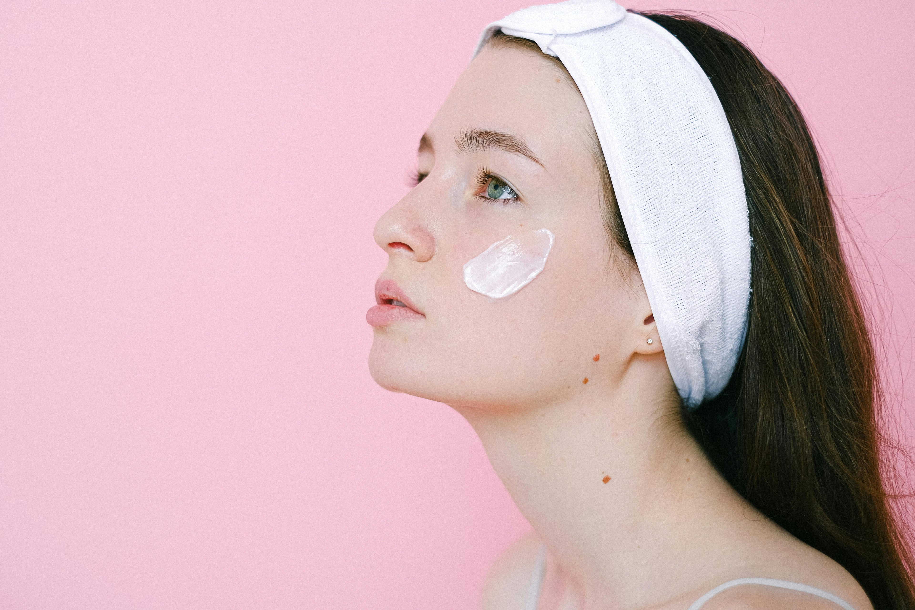 How to Choose a Facial Moisturizer—and Where SBLA Fits in the Routine